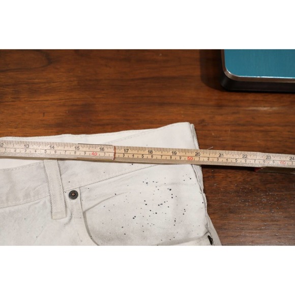 Levi Shorts Mens 40 White Distressed Paint Splatter - Picture 14 of 16